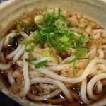 たつや - エビカレー丼に付いている「冷たいうどん」