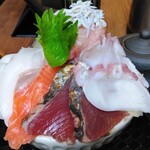 Hokkaido robata memme - おすすめ海鮮丼（アップ①）