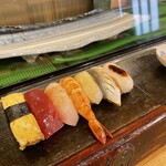 三郎寿司 - Ｂランチはお寿司7巻と巻物と汁物