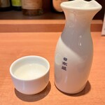 Niwa - 徳利は日本盛だが中身は「松竹梅」308円也。