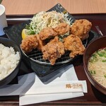 鶏三和 - 鶏そばセットでボリュームアップ。