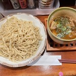 麺舎 ヒゲイヌ - 牛スジつけ麺（中）上から