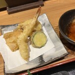 魚料理・もつ鍋  山咲き - 天ぷら(4種)、あとから揚げたてが…