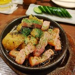 Kuramoto Izakaya Seiryuu - 新じゃがとベーコンの鉄板焼