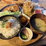 海沿いの キコリ食堂 - 