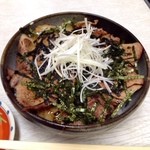 ラーメンめん丸 - 炙りチャーシュー丼