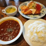 カフェドムッシュ - 日替わりランチ(ハッシュドビーフと白身魚フライ)