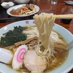 精華 - 中細麺は柔らかめ♪