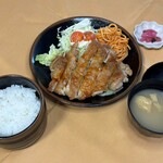 レストラン八白 - チキンソテー定食