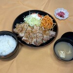 レストラン八白 - 生姜焼き定食