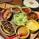 LAS DOS CARAS MODERN MEXICANO Y TACOS - 