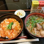 Kyou No Tsukuneya - 親子丼小と鴨なんば小そば　1850円