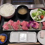 Yakiniku To Horumon Shima - 