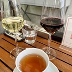 Mercer Brunch - グラスワインと紅茶