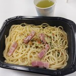 ファミリーマート - 料理写真:封を開けるとニンニクの香りがたまんないぞ(^^)