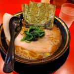横浜家系ラーメン 大輝家 - デフォルトラーメン税込み８００円