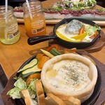 肉&チーズとハチミツ食べ放題 CHEESE MEAT GARDEN - 