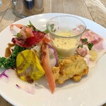 リトルネスト - サラダ仕立ての前菜