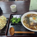 田畑青果 - かけうどん（温）390円 特盛り　150円　かき揚げ天ぷら　100円　山芋・ブロッコリー（サービス）！