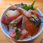 Tsukidi Tama Sushi - 築地丼