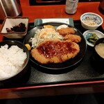 Tairyou - カキフライとトンカツ定食 900