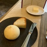 Meindainingu Itozakura - パンもバターも良きです。