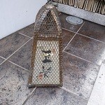 玉笑 - 営業中を示す行燈。