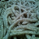 玉笑 - 粗挽きせいろさらにアップ。