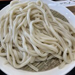 上々うどん - 手打ちの中太うどん　麺はモチモチでコシがあります