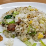 慶華飯店 - チャーハン(少なめ)。