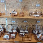 コストコ再販店 ミニコス - 料理写真:小分けのパンなど