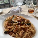 グラナータ - カジキマグロ とズッキーニ入りトマトソーススパゲッティ