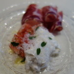 VIA Brianza - 水牛のモツァレラチーズ（クリームチーズが中に）と生ハム