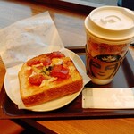 スターバックス コーヒー - デカフェドリップ(Grande)+セミドライトマトのピザトースト