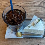 Tsuki Cafe - 