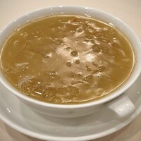 華正樓 新館 - [10000円コース] 蟹肉入り気仙沼産フカヒレの煮込みスープ