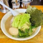 横浜ラーメン厨房 うえむらや - キャベ玉ラーメン