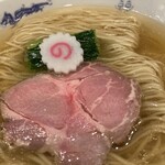 中華蕎麦にし乃 - レアチャシューの赤みが美しい