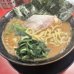 豚骨醤油ラーメン 王道家 - 