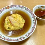 餃子の王将 - 料理写真:天津飯とスープ