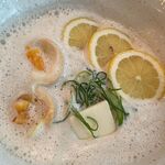 月よみ 鶏そば - Lemonバター鶏そばに味玉トッピングで1,385円。月よみ by GET54(鹿児島空港)TMGP撮影