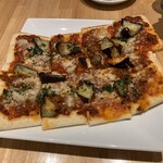 ボーノ - 茄子入りボロネーゼのピザ（特別メニュー）