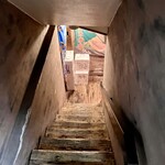 米家 - 地下に降りる