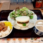 Taiwan Burger Fubao - Aセット（豚角煮バーガー＋魯肉飯（小））