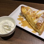 ST-MARC CAFE - 2024/2/11 ディナーで利用。パリふわキャラメルフレンチトーストwithソフトクリーム(590円)