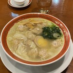 広州市場 - 肉わんたん・塩スープ