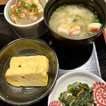 Butadon Shabushabu Tonsuke - みそ汁おいしい、副菜もいいです♪