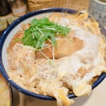 青新軒 - かつ丼1,100円