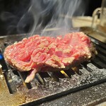 Yakiniku Sakaba Nikukaji - 厳選 上赤身 厚切りダイヤモンド