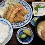 よこ田 - ミックスフライ定食